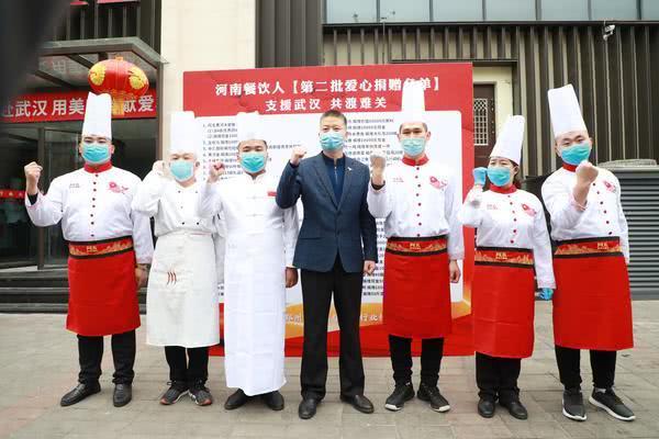 這支河南醫(yī)療支援隊(duì)有口福了！家鄉(xiāng)大廚為你們赴漢親制燴面、胡辣湯、水煎包