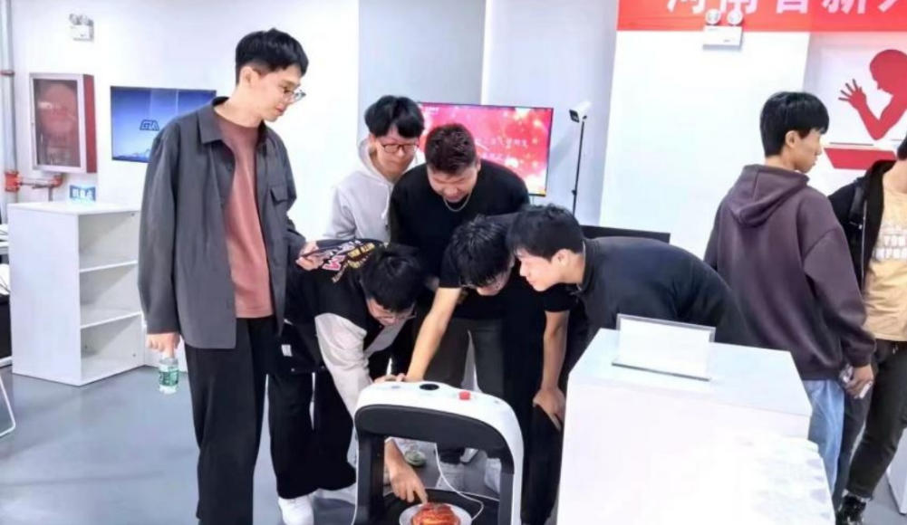 “技能之光”照亮就業(yè)路