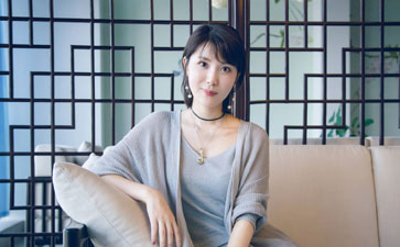 冰藍(lán)：我是個(gè)多面“組合體”