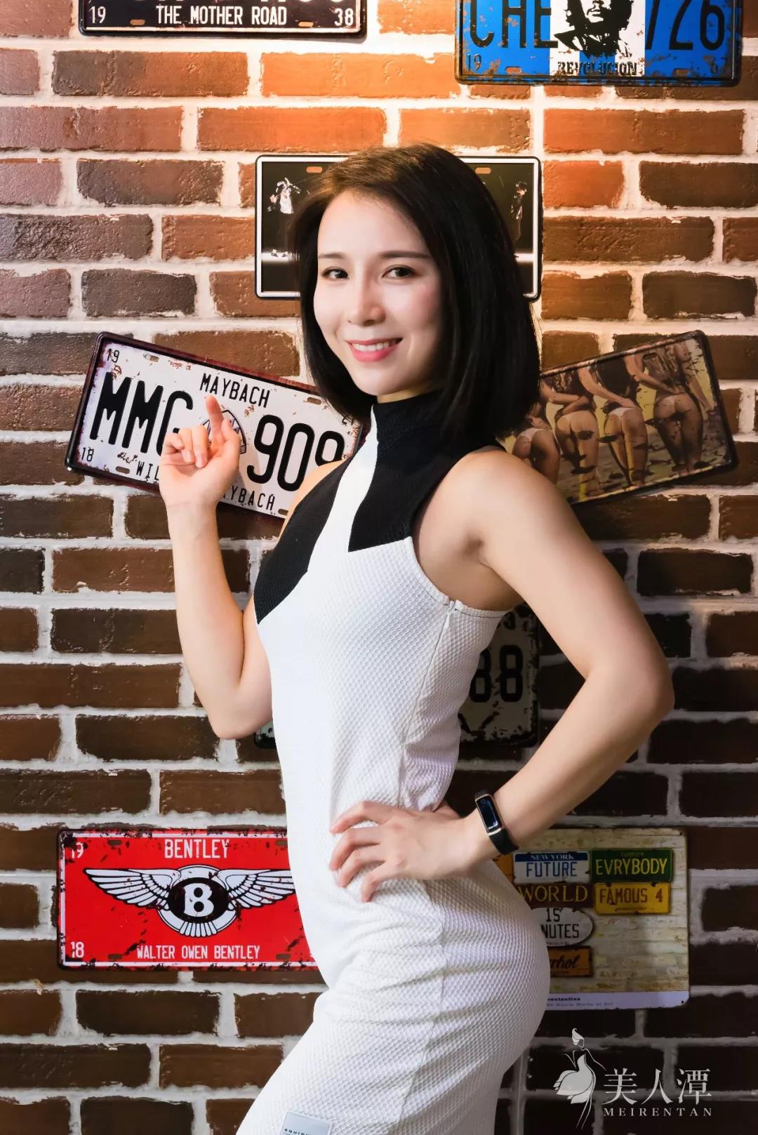 她陪母親鍛煉，結(jié)果練成比基尼小姐，“魔鬼”女教練這樣養(yǎng)成！