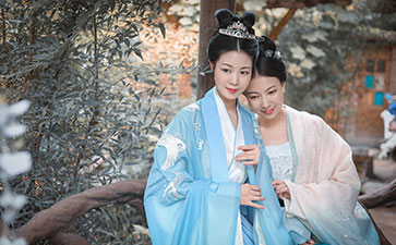 美人潭|創(chuàng)業(yè)女神 浮生若夢漢服體驗(yàn)館創(chuàng)始人藍(lán)尋＆若菱：雙生同袍，攜手共榮