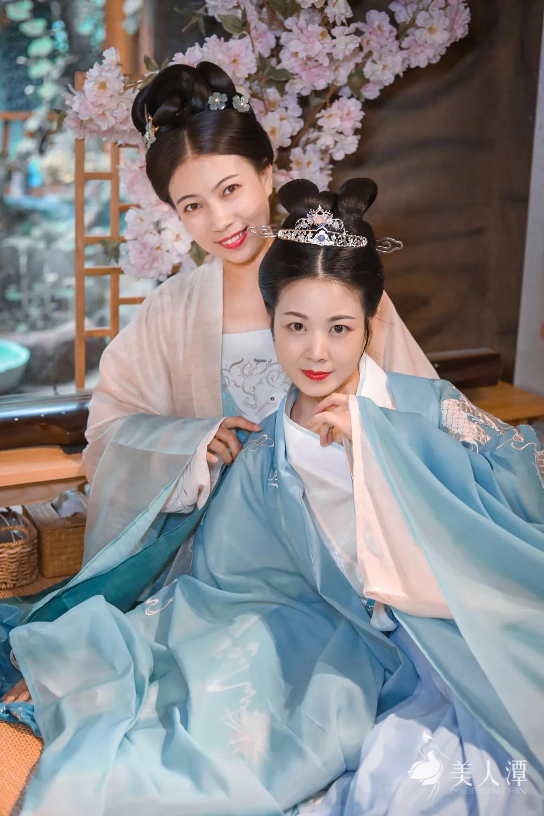 美人潭|創(chuàng)業(yè)女神 浮生若夢漢服體驗(yàn)館創(chuàng)始人藍(lán)尋＆若菱：雙生同袍，攜手共榮