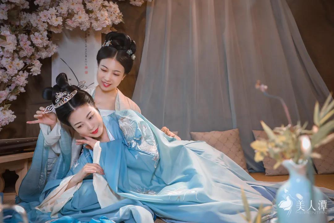 美人潭|創(chuàng)業(yè)女神 浮生若夢漢服體驗(yàn)館創(chuàng)始人藍(lán)尋＆若菱：雙生同袍，攜手共榮
