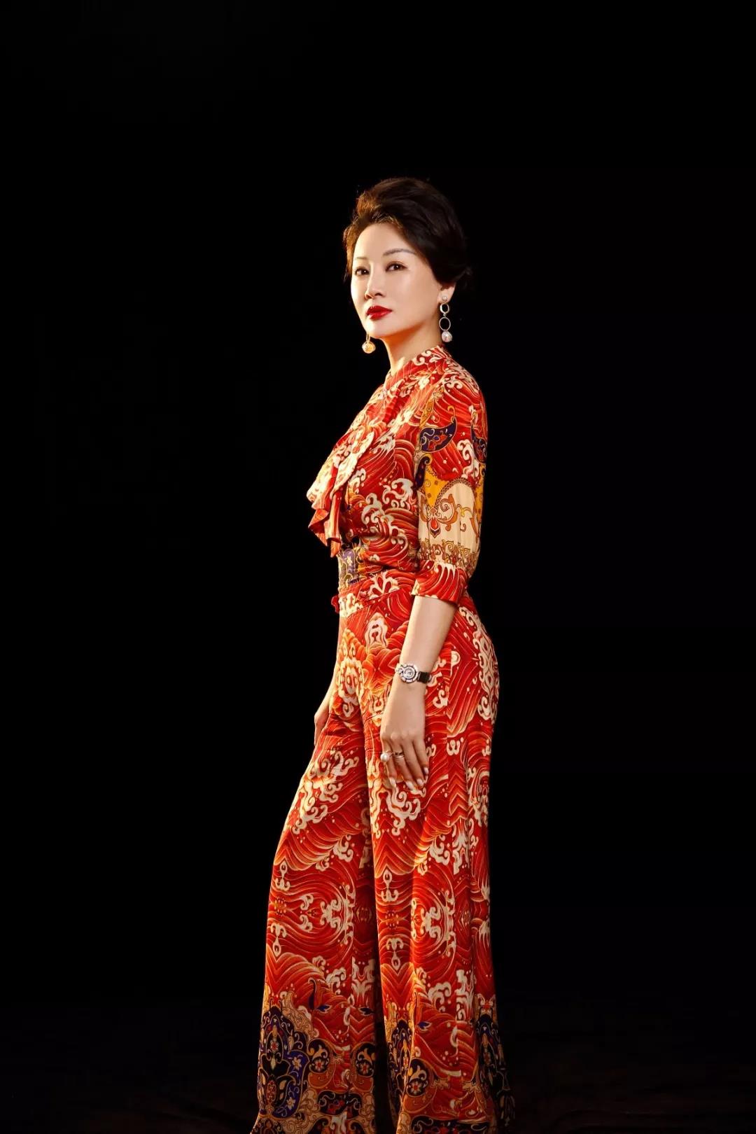 美人潭|創(chuàng)業(yè)女神 李雙雙（香港）國(guó)際美容集團(tuán)董事長(zhǎng)李雙宏：天下因女人而精彩