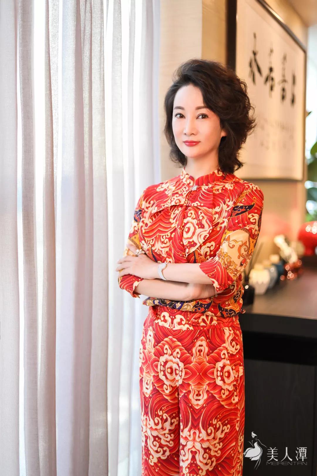 美人潭|創(chuàng)業(yè)女神 李雙雙（香港）國(guó)際美容集團(tuán)董事長(zhǎng)李雙宏：天下因女人而精彩