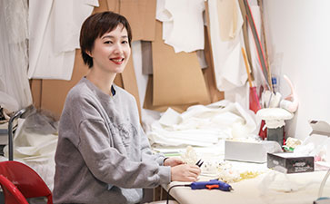 美人潭|創(chuàng)業(yè)女神 Moli婚紗設(shè)計創(chuàng)始人單嘉懿：百花爭艷，茉莉暗自芬芳