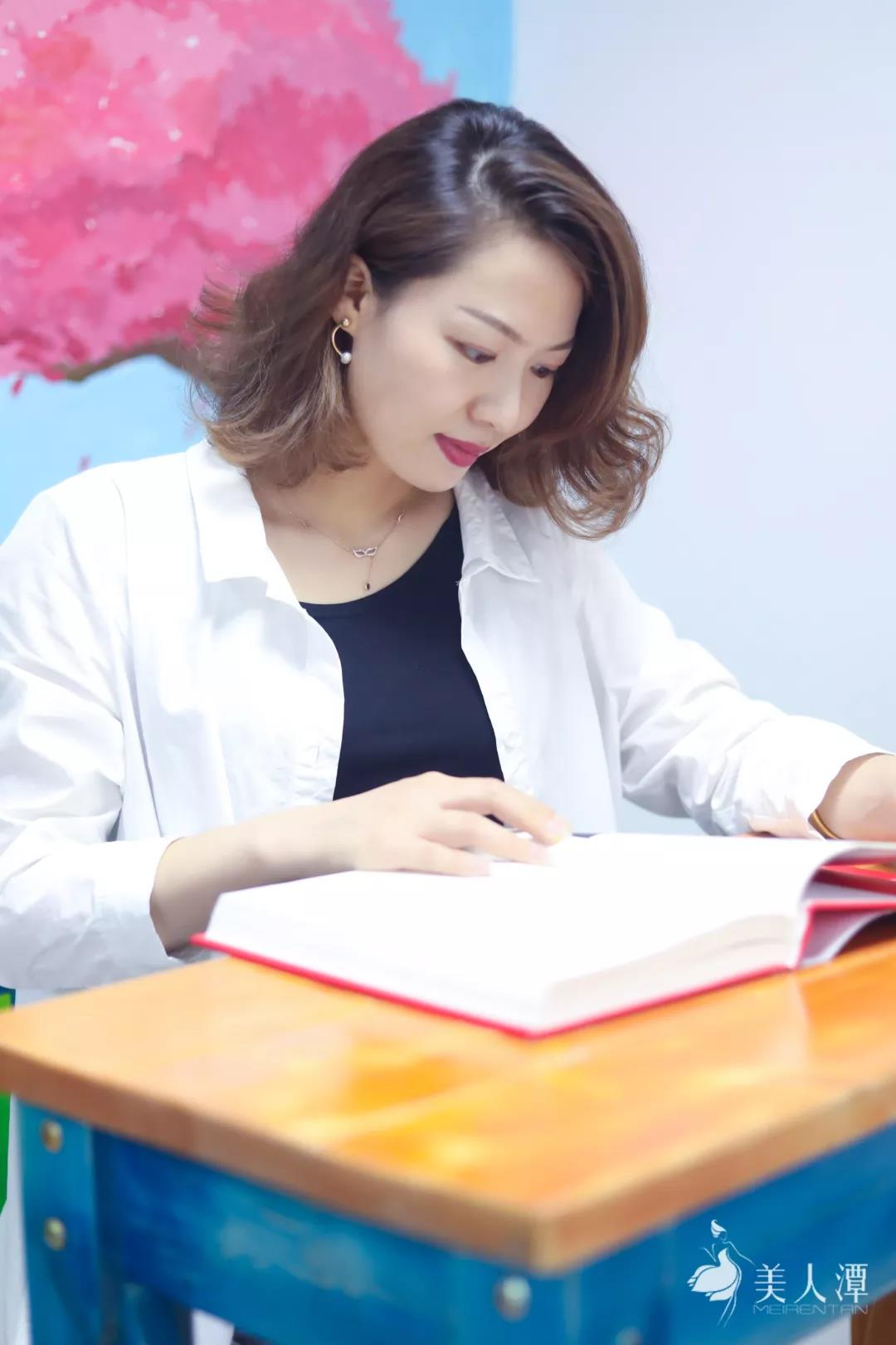 美人潭|職場(chǎng)女神 統(tǒng)一企業(yè)中原禮品營銷部市場(chǎng)傳媒總監(jiān)王琳：人生不被定義