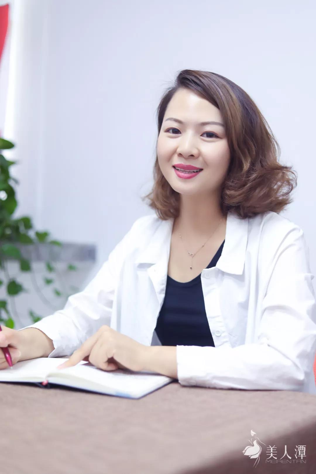 美人潭|職場(chǎng)女神 統(tǒng)一企業(yè)中原禮品營銷部市場(chǎng)傳媒總監(jiān)王琳：人生不被定義