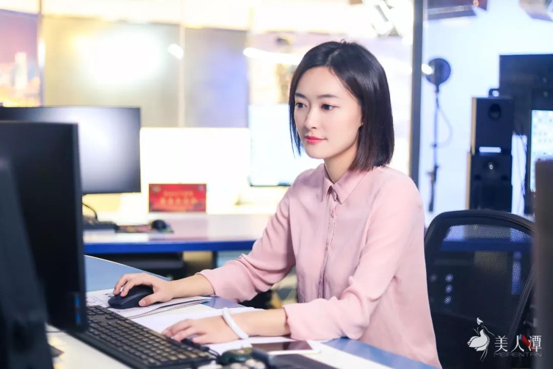 美人潭|職場(chǎng)女神 河南衛(wèi)視天氣預(yù)報(bào)主持人吳江楠：向內(nèi)認(rèn)知，向外行走