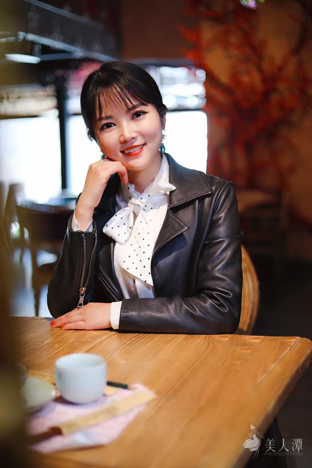 美人潭|職場女神 中原商務(wù)主持人馨娜：最好的當(dāng)下