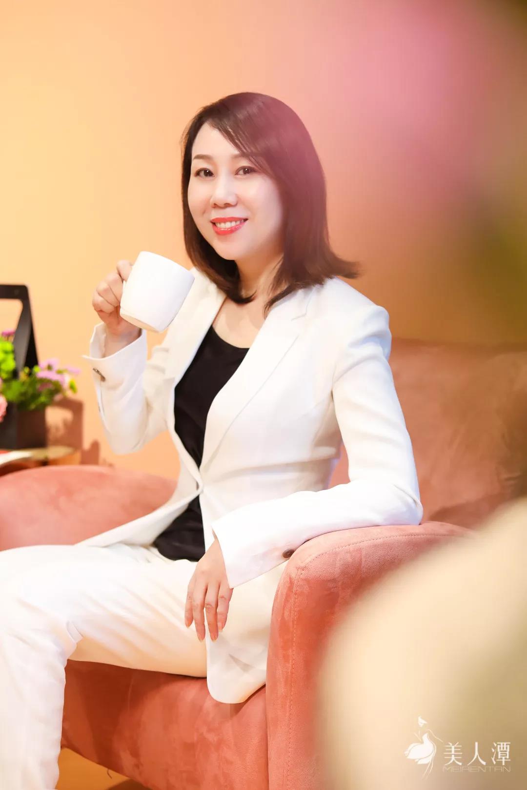 薛琹：新型社交，得體比美麗更重要