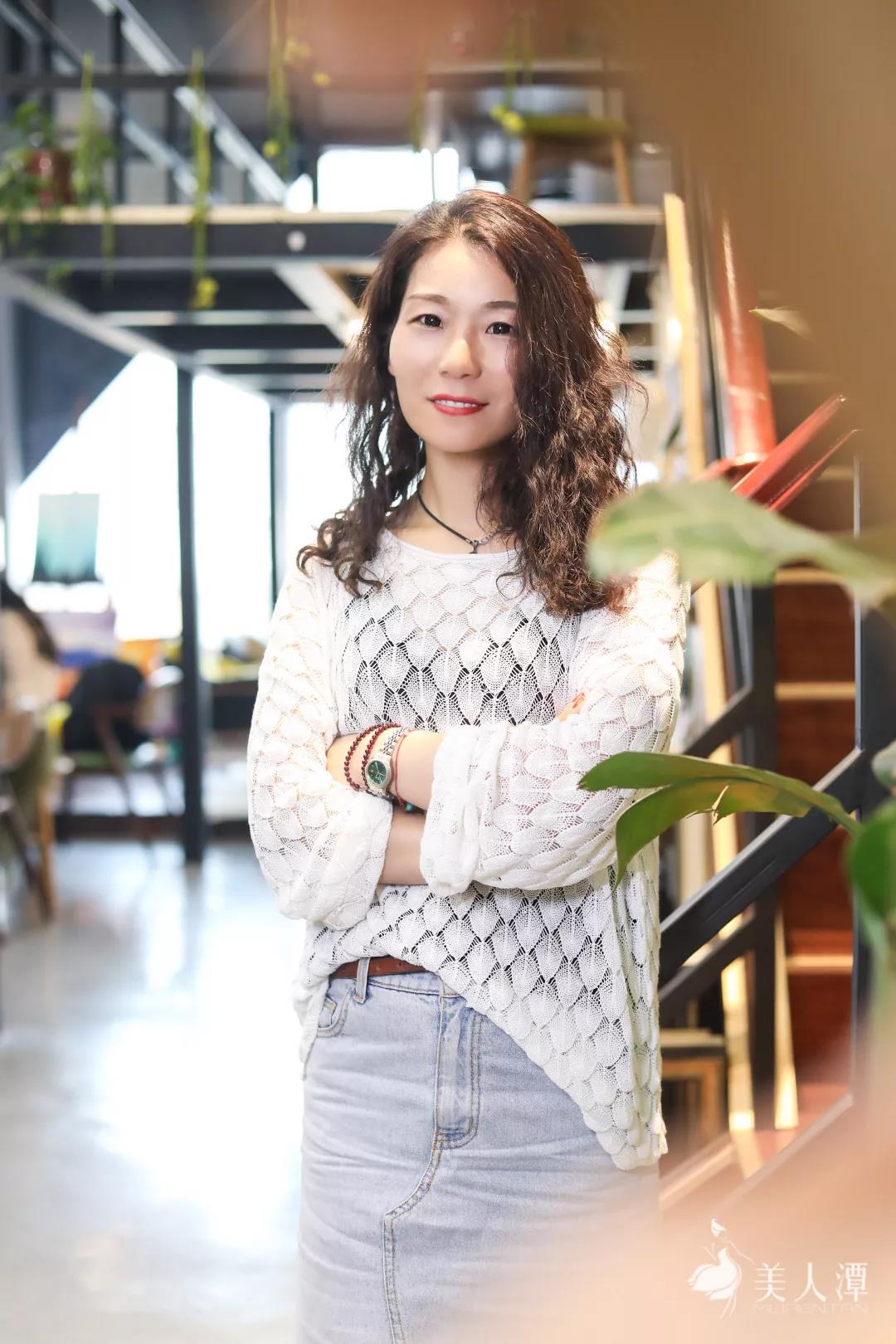 美人潭|文藝女神 自由插畫(huà)師袁小真:藏進(jìn)彩色泡泡里的女人