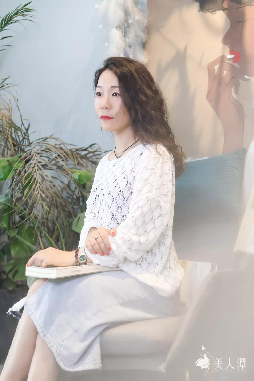 美人潭|文藝女神 自由插畫(huà)師袁小真:藏進(jìn)彩色泡泡里的女人