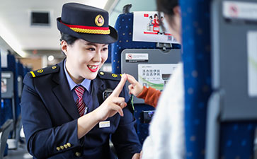 美人潭|職場女神 京焦一組列車長鄭虹:和鐵路一起長大的孩子